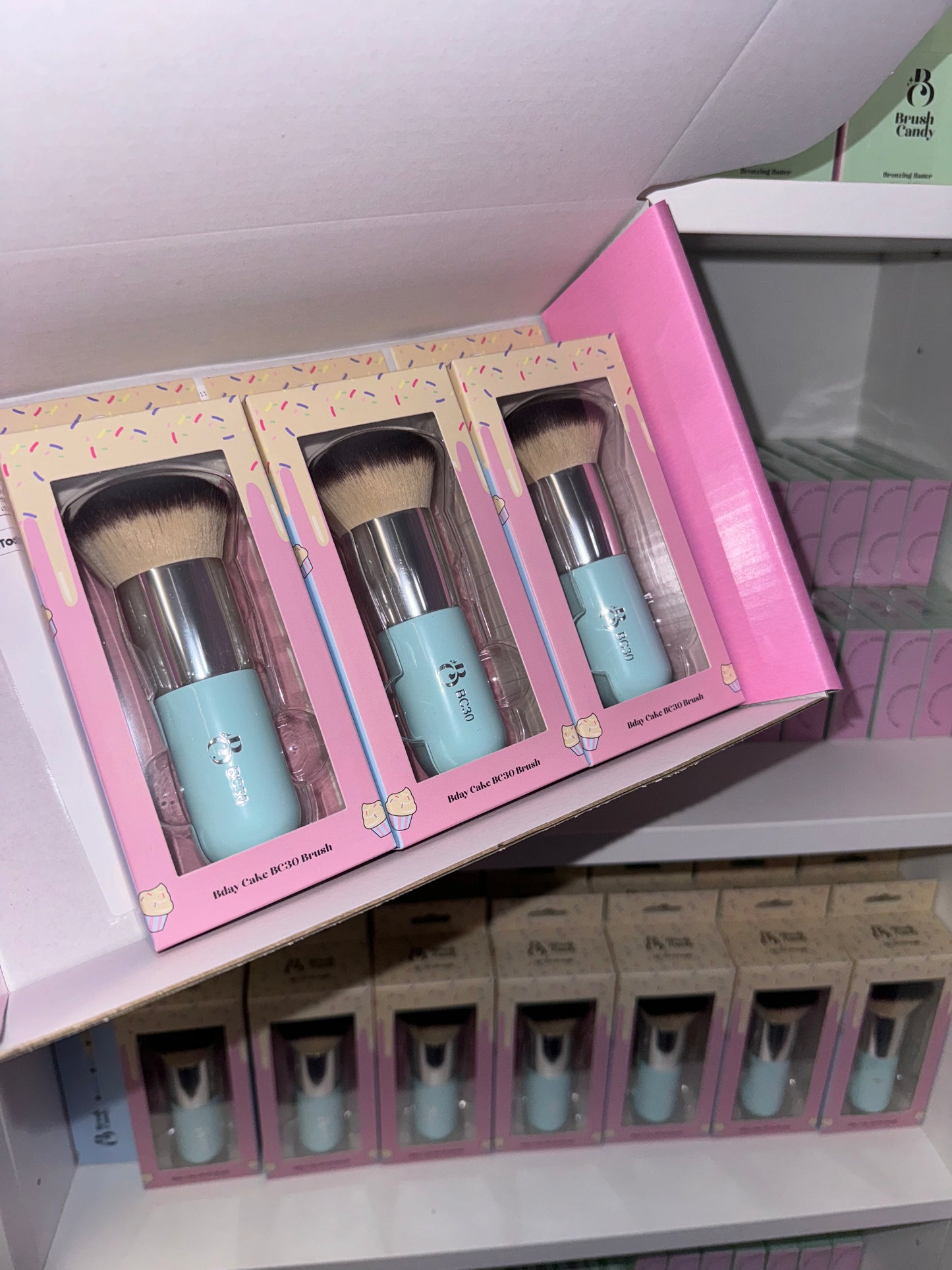 BC30 BDAY Cake Brush